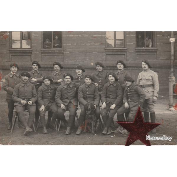 CPA -Carte Photo Groupe de Militaires Chasseurs alpins- N�004