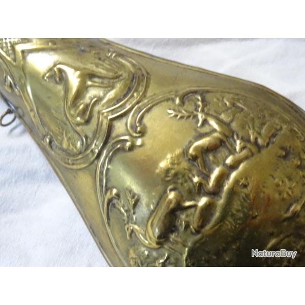 381- lot tr�s belle poire a poudre forme montgolfi�re ,  grande = (  voir photos )