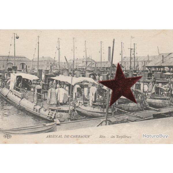 CPA -Militaria -Cherbourg - arsenal - r�serve des Torpilleurs- N�512
