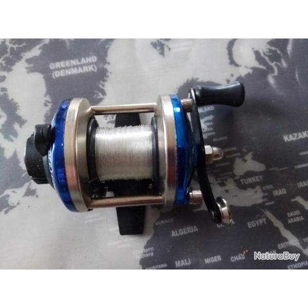 VEND petit moulinet � tambour neuf avec bobine de fil