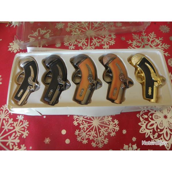 Huit petits briquets de table vintage en forme de pistolet