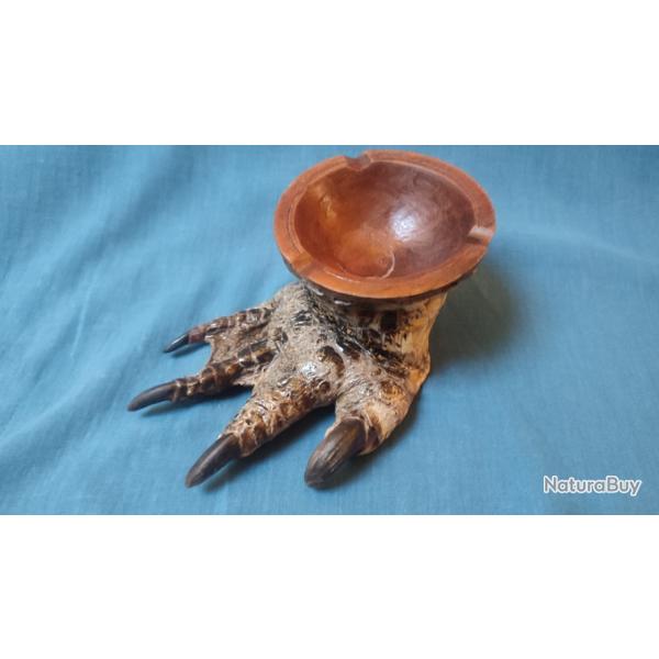 TONNANT CENDRIER PATTE DE CROCODILE. MISE  PRIX 1 !!!!