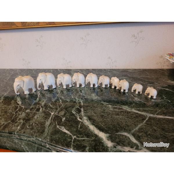 SCULPTURES AFRICAINES ANCIENNES de 10 ELEPHANTS