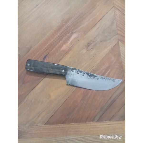 Couteau forg en acier carbone manche en buffle