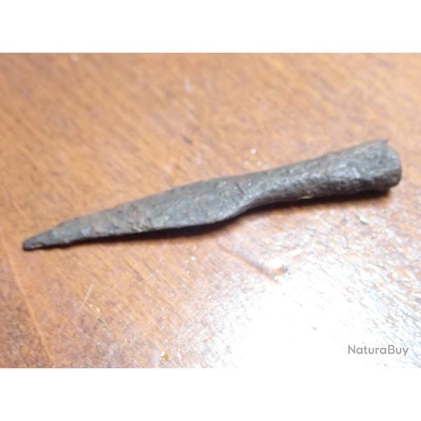 Tr�s ancienne pointe de fl�che