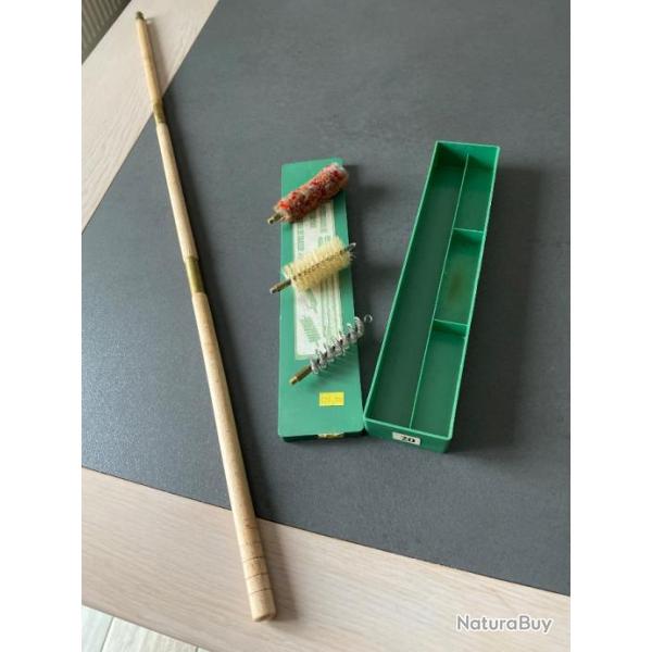Vends n�cessaire de nettoyage fusil de chasse cal 20