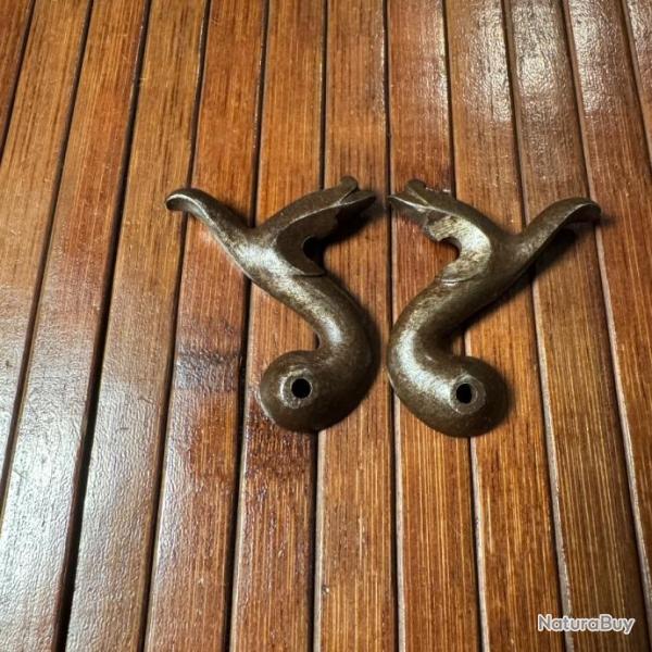 PAIRE DE CHIENS A BROCHE - C11