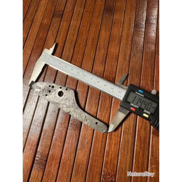 PLATINE DROITE GRAVURE PIQ�RE