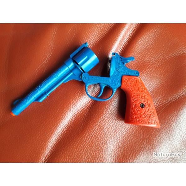 Colt peacemaker L�gende de l' OUEST Am�ricain  WESTERN revolver m�tal COWBOY Disneyland