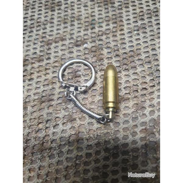 v�ritable porte cl�s publicitaire SELLIER & BELLOT fait d'une cartouche de calibre 9x19 PARABELLUM