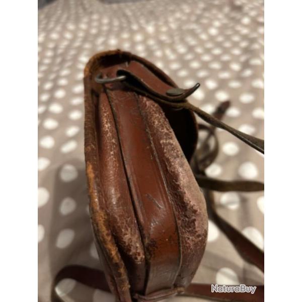 Sac � cartouches en cuir