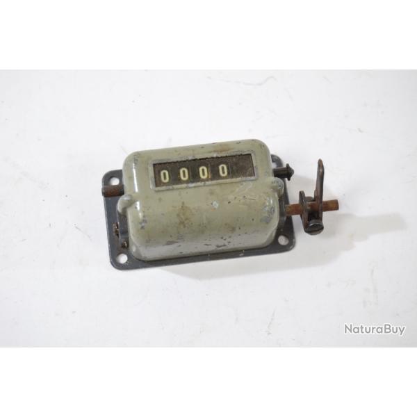 Ancien compteur manuel Zivy & Clo Basel Switzerland. D�co usine vintage, commerce manifestations