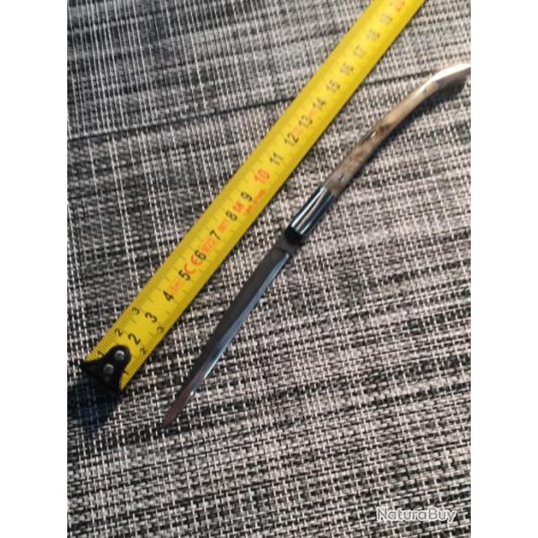 Couteau ��effil� �� manche en corne de b�lier