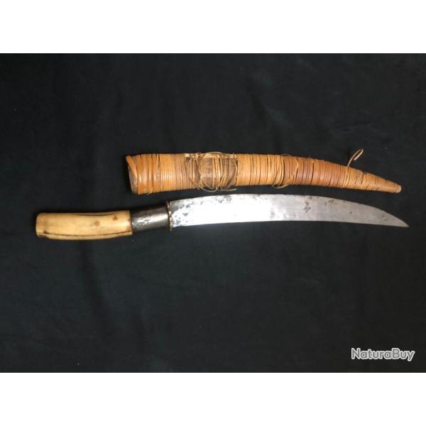 tres beau couteau lame courbe poignee en corne