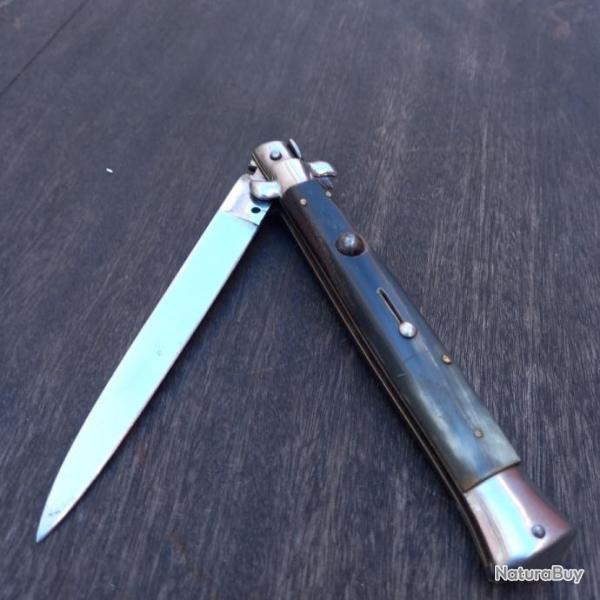 Tr�s Grand Couteau AUTOMATIQUE Allemand Manche en Corne