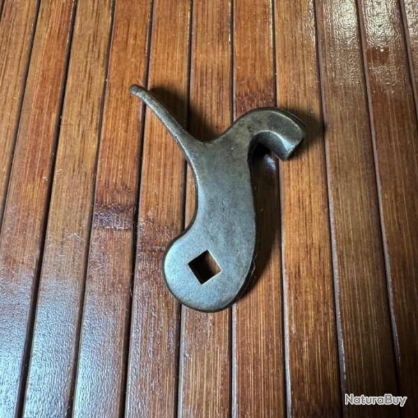 GRAND CHIEN DROIT A PERCUSSION R�GLEMENTAIRE