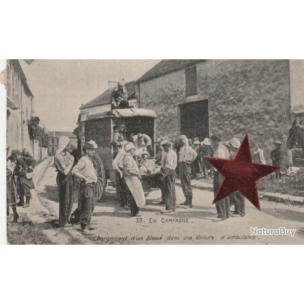 CPA -En campagne - Chargement d'un blesse dans une Voiture  - N�742