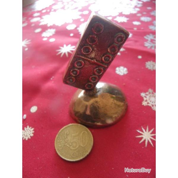 vintage presse-papier domino en laiton