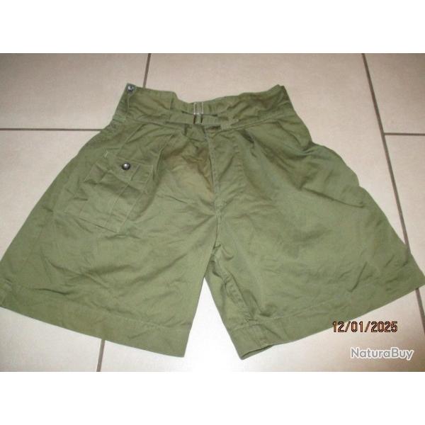 Short britanique jungle green , TBE Mod�le fin de guerre typique campagne de Birmanie, etc...