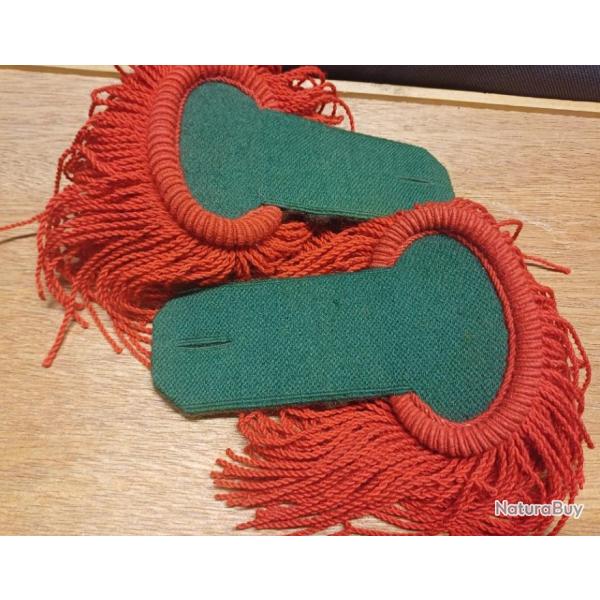 Paire d'paulettes  franges de grande tenue de la Lgion Etrangre