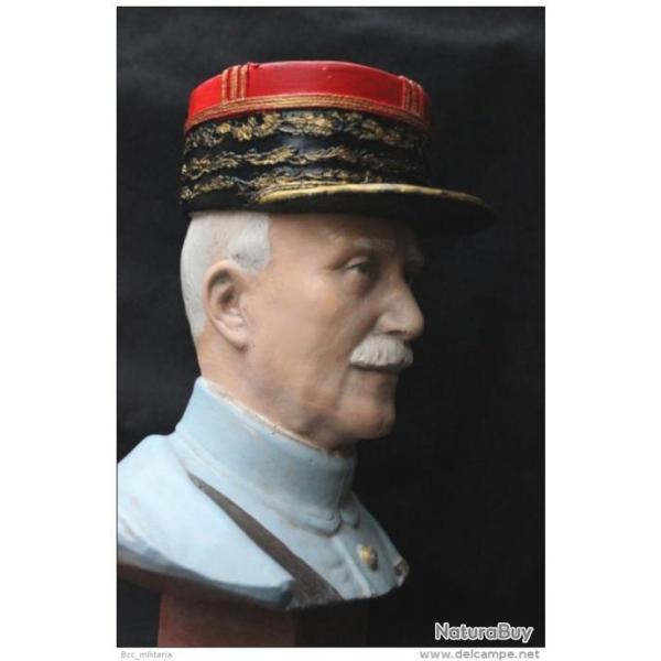 Buste du Mar�chal P�tain vainqueur de Verdun avec k�pi