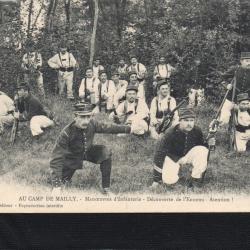 CPA - AU CAMP de MAILLY Manoeuvres Infanterie D&eacute;couverte ENNEMI ATTENTION! N&deg;7461