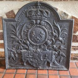PLAQUE DE CHEMINEE D'UN APPARTEMENT DE L'HOSTEL DES MOUSQUETAIRES NOIRS DU ROI LOUIS XIV - FRANCE AN