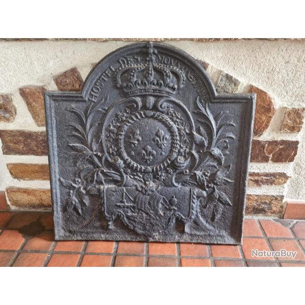 PLAQUE DE CHEMINEE D'UN APPARTEMENT DE L'HOSTEL DES MOUSQUETAIRES NOIRS DU ROI LOUIS XIV - FRANCE AN