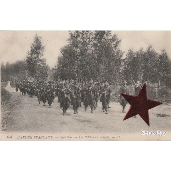 CPA - Militaires - Infanterie - Un peloton en Marche N�839