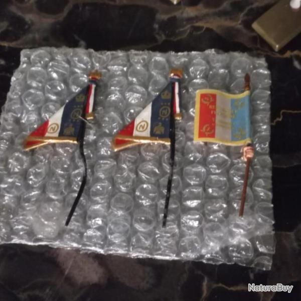 LOT 3 // lot de trois cavaliers en plomb STARLUX + 3 DRAPEAUX