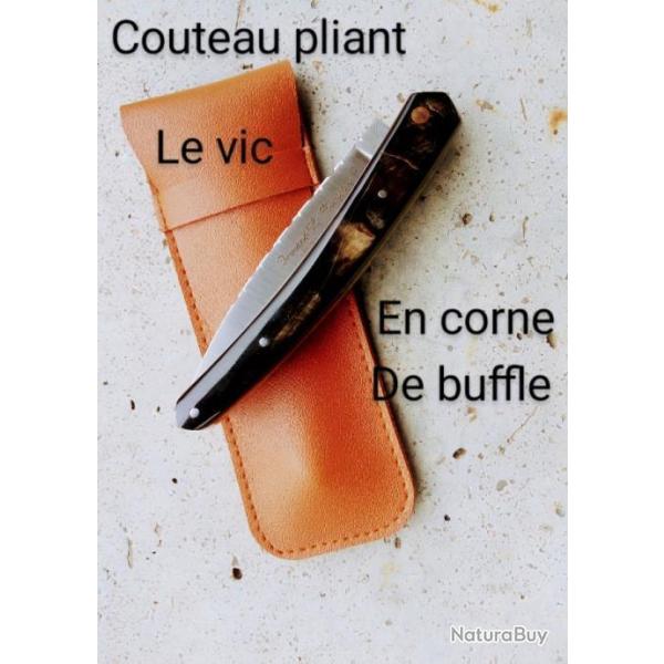 Couteau pliant en corne de buffle.               Par Fernand le coutelier