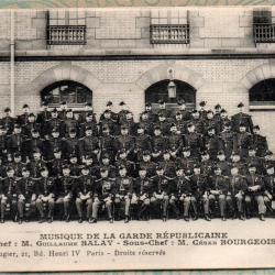 CPA- Musique de la Garde R&eacute;publicaine - Chef Mr Guillaume Bala&yuml; N&deg;7435