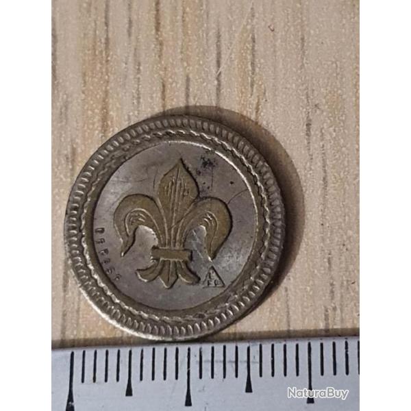 Jeton � consommer 30 centimes Fleur de lys  Jeux machines � sous. Cercle de jeux royal ?