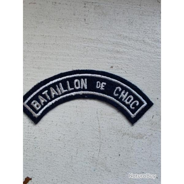 INSIGNE EN TISSU "BATAILLON DE CHOC"MOD�LE FOND NOIR