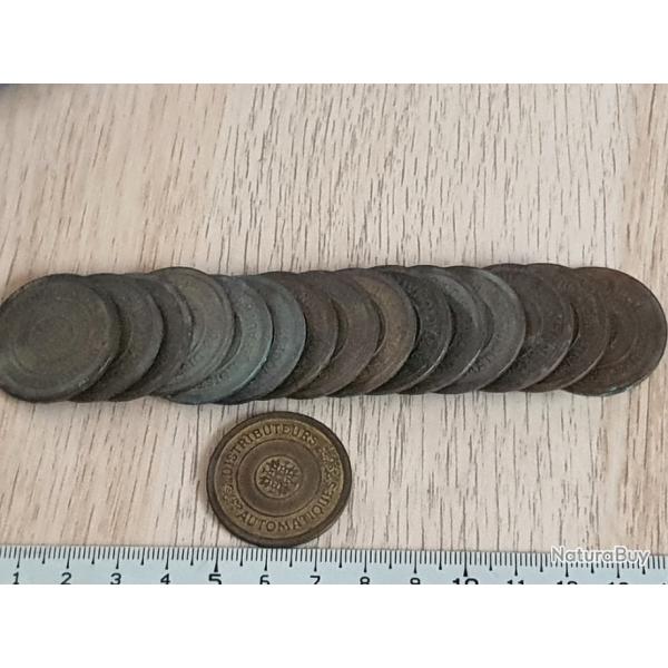 Lot de 16 Jetons de consommation, jetons distributeurs automatiques .  Machines  sous.  Jeux