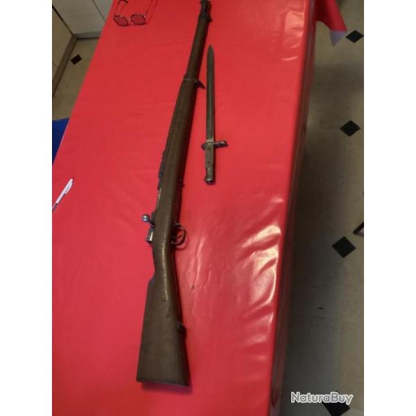 Mauser espagnol mod�le 1893 avec sa Baionnette.