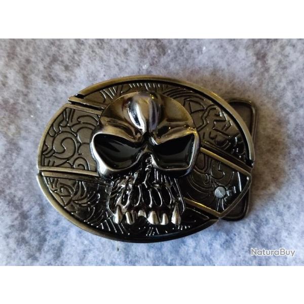 Boucle de ceinture avec couteau int�gr� Skull Punisher motard biker trike country western
