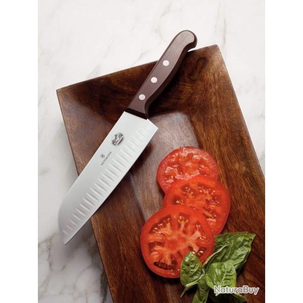 Victorinox 6.8520.17G Couteau de cuisine Santoku 17cm ondul�. avec manche en bois