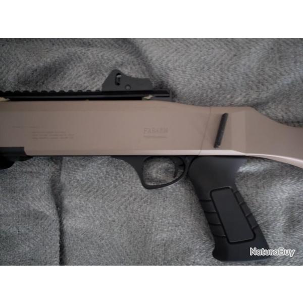 Vend Fusil � pompe Air soft mod�le fabarm stf42 tr�s ut servie en excellent �tat Parfait pour du cqb