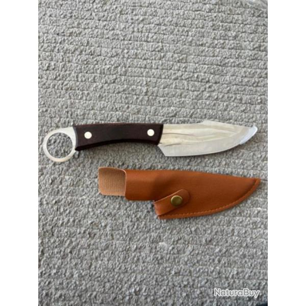 Couteau avec tui neuf 1 euro !!