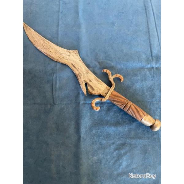 Dague ethnique artisanale d�coration