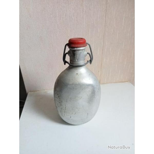 bidon ancien en aluminum hauteur 18 cm