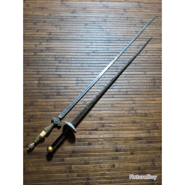 Lot deux �p�e moderne Tolede en l'�tat