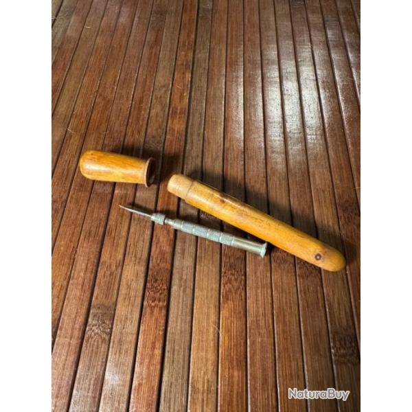 TOURNEVIS DANS SON ETUIS EN BOIS POUR COMPL�TER VOTRE COFFRET D'ARME DE LUXE