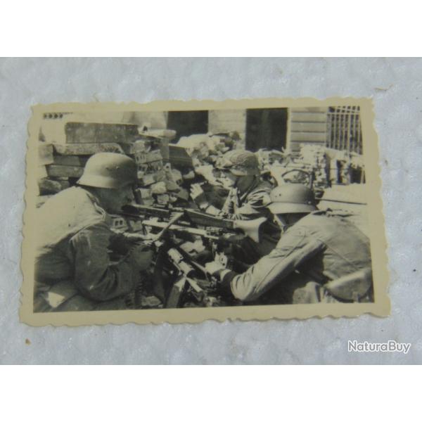 ANCIENNE PHOTO SOLDATS ALLEMAND SERVEUR TIREUR MG42 SUR LAFETTE   39/45