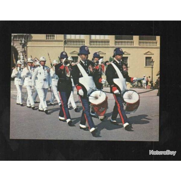 monaco le palais rel�ve de la garde changement de saison changement de tenue , tambours et trompette