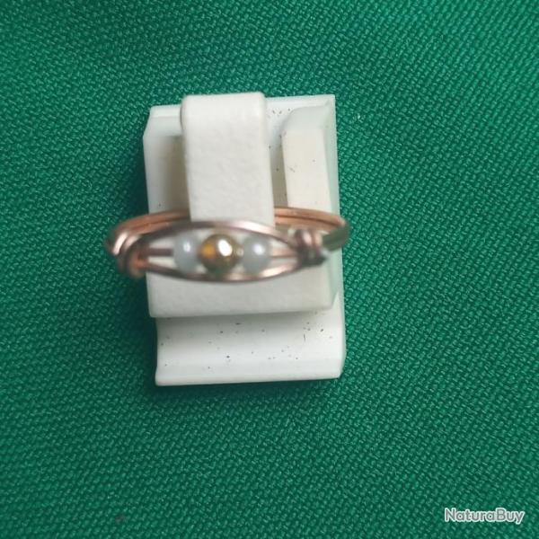 bague plaqu� or avec perles  taille / diam�tre 1.7 cm