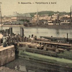 Carte postale Deauville - Torpilleurs &agrave; bord -N&deg;7730