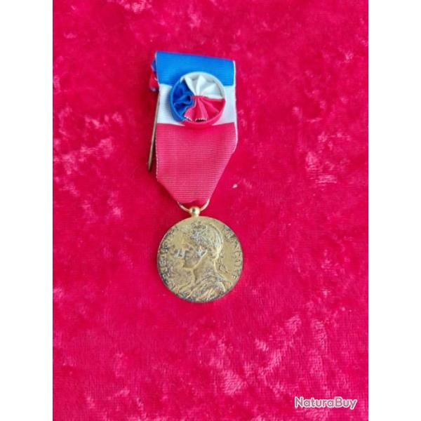 M�daille du travail en vermeil Roger LEPY 1985