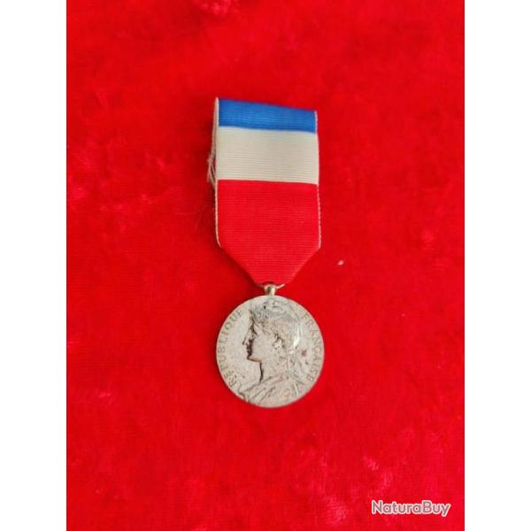 M�daille du travail en argent Yvonne LEPY 1987